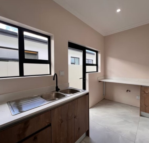 4 Bedroom Property for Sale in Fountains Estate Eastern Cape
